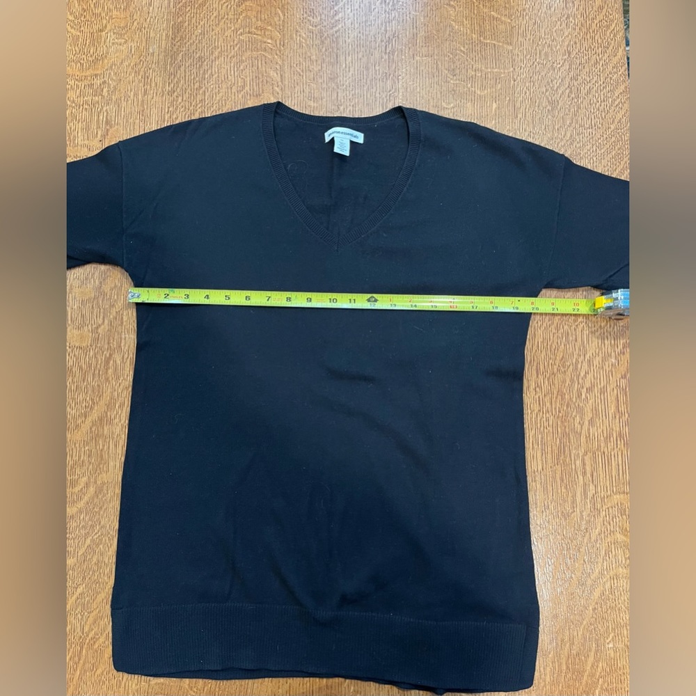 Amazon Essentials V-Neck Sweater - Picture 5 of 6